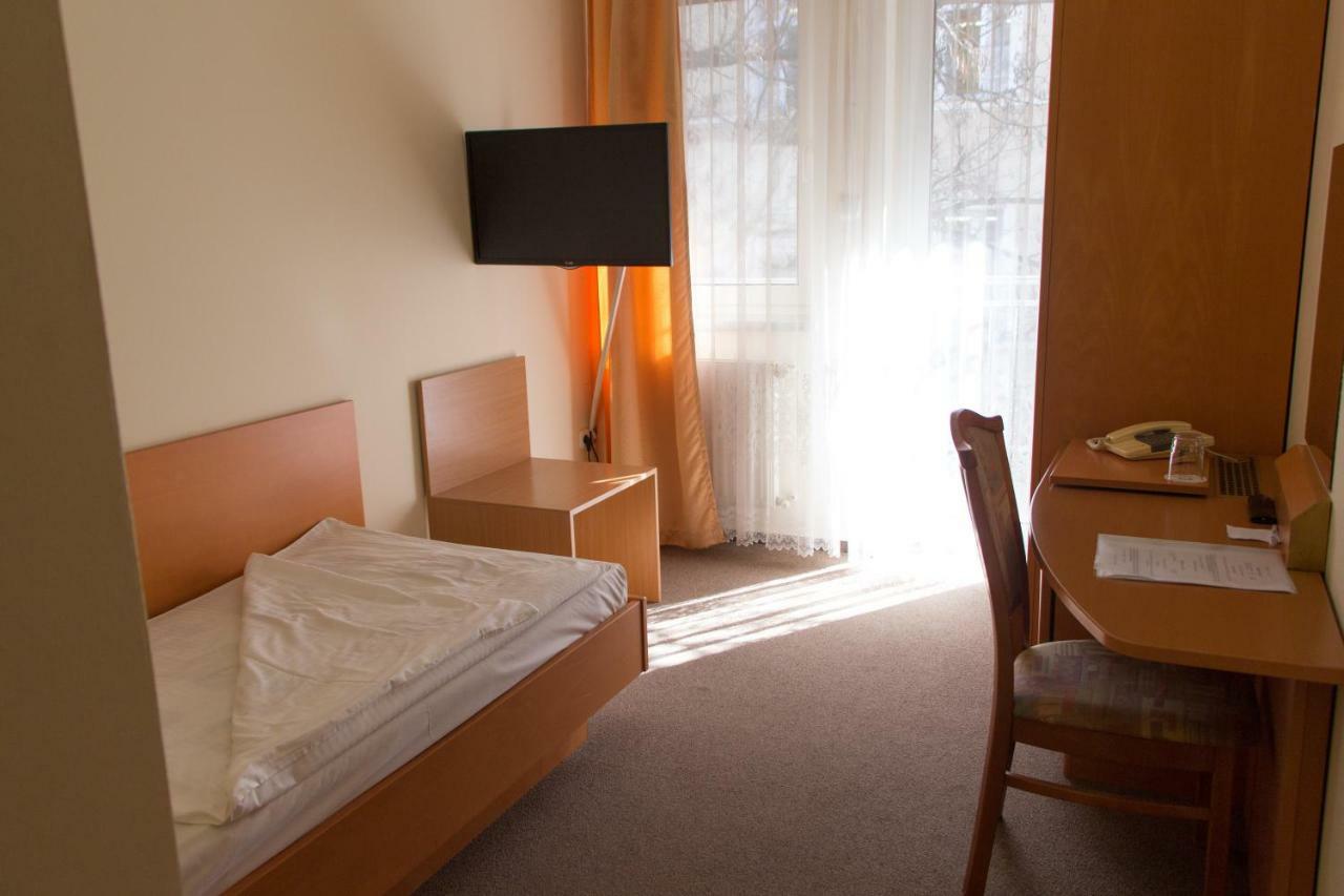 Bella Hotel Сегед Екстер'єр фото