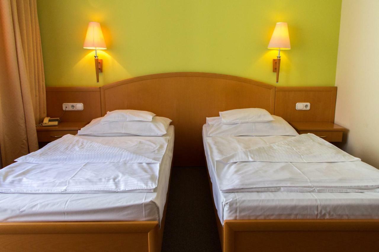 Bella Hotel Сегед Екстер'єр фото