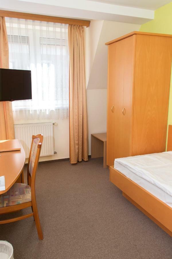 Bella Hotel Сегед Екстер'єр фото