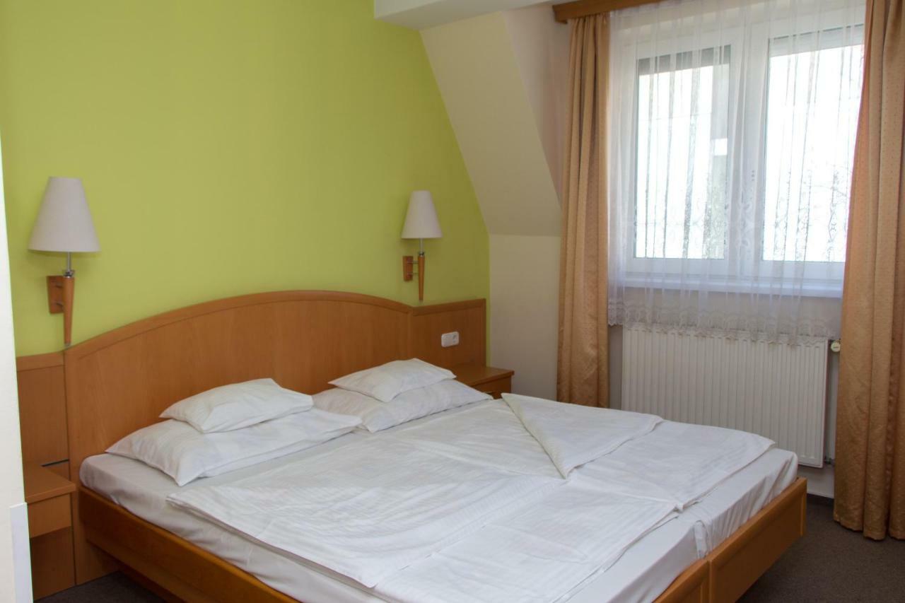 Bella Hotel Сегед Екстер'єр фото
